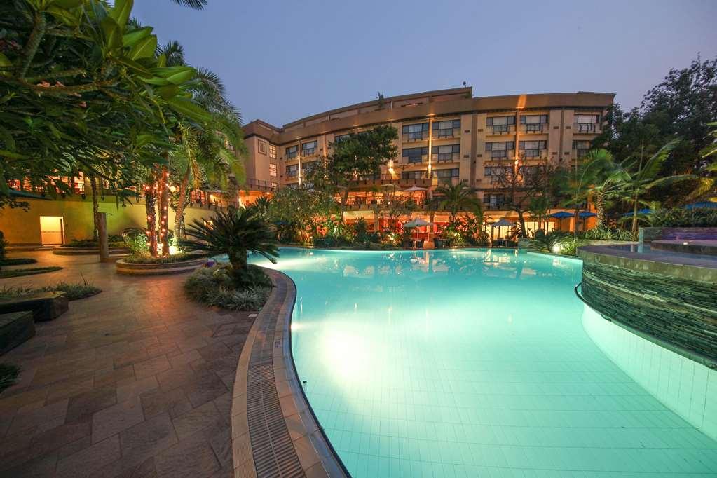 Kigali Serena Hotel Екстер'єр фото