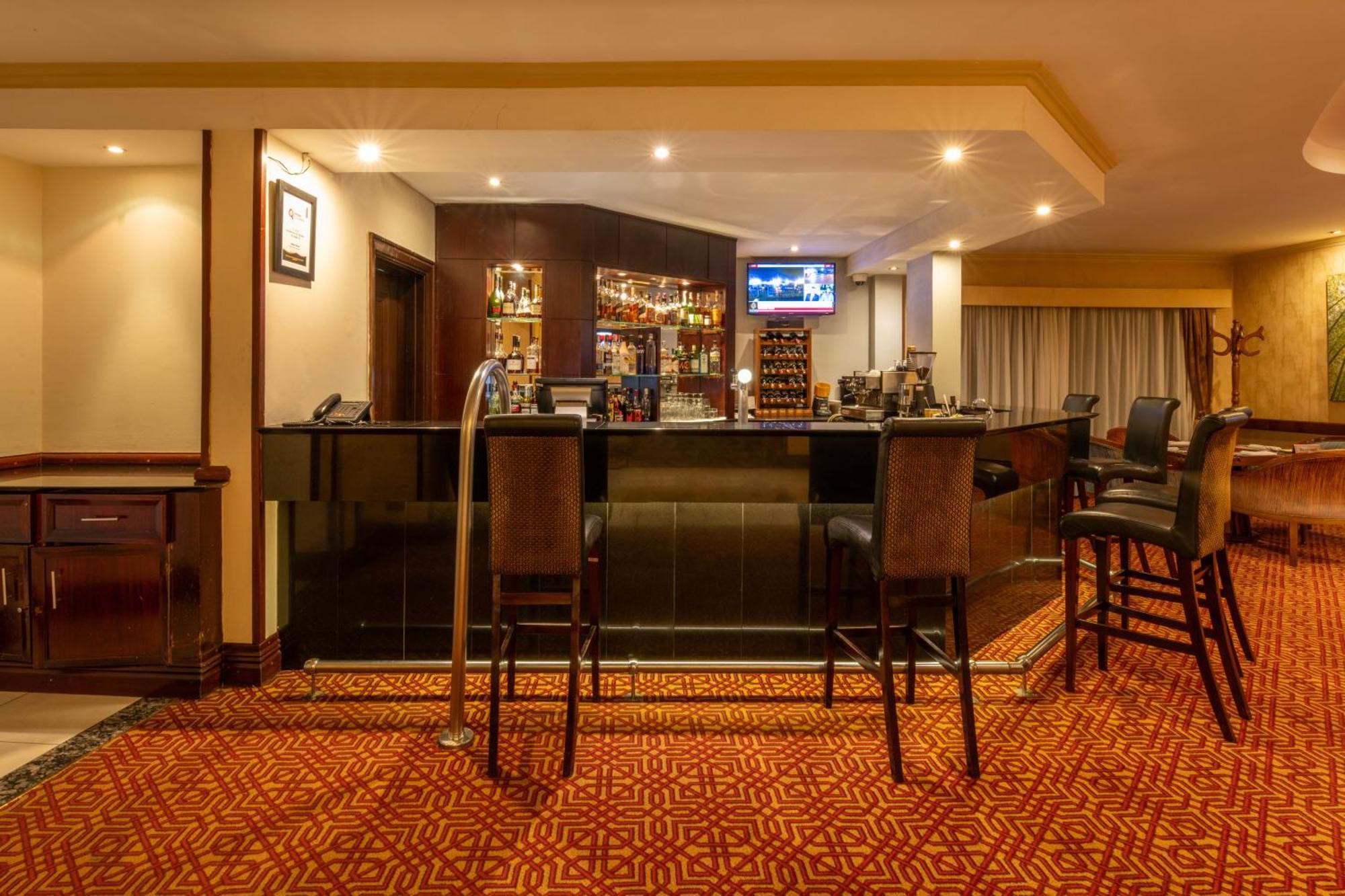 Kigali Serena Hotel Екстер'єр фото