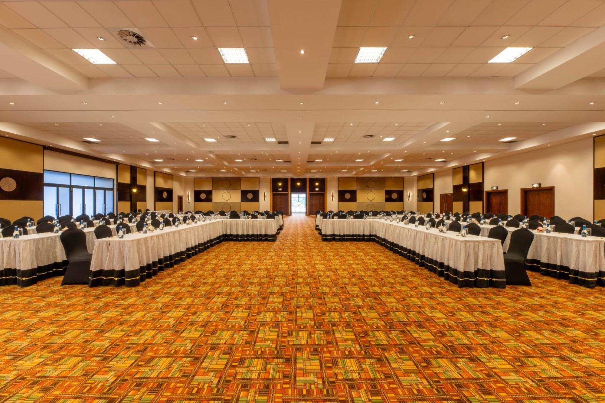Kigali Serena Hotel Екстер'єр фото